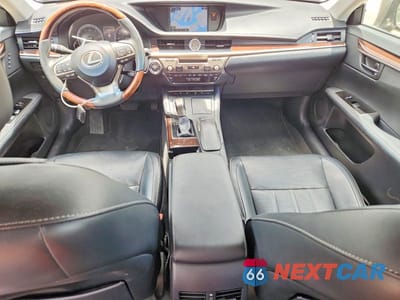 Zdjęcie 8 z 12 samochodu: 2016 LEXUS ES 350 VIN:58ABK1GG1GU015870 - miniatura