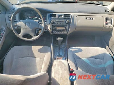 Zdjęcie 8 z 12 samochodu: 2002 HONDA ACCORD SE VIN:JHMCG56722C031583 - miniatura