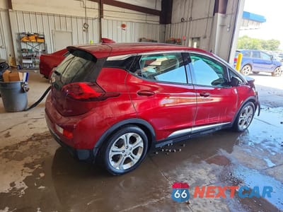 Trzecie zdjęcie samochodu z tyłu: 2020 CHEVROLET BOLT EV LT VIN:1G1FY6S01L4121001 - miniatura