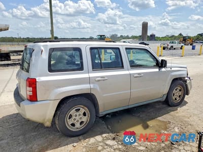 Trzecie zdjęcie samochodu z tyłu: 2010 JEEP PATRIOT SPORT VIN:1J4NT2GB0AD529291 - miniatura