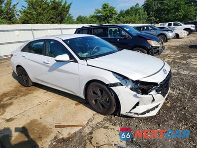 Czwarte zdjęcie samochodu z boku: 2021 HYUNDAI ELANTRA SEL VIN:5NPLM4AG4MH001570 - miniatura