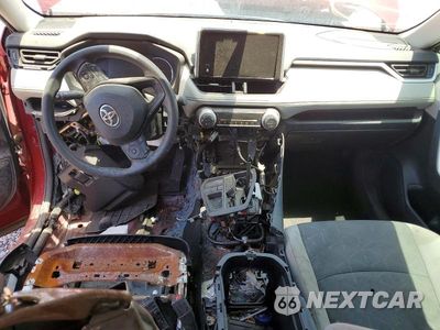 Zdjęcie 8 z 13 samochodu: 2024 TOYOTA RAV4 XLE VIN:2T3W1RFV4RW362324 - miniatura