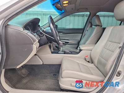 Zdjęcie 7 z 12 samochodu: 2010 HONDA ACCORD EXL VIN:1HGCP3F82AA028404 - miniatura