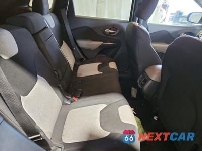 Zdjęcie 11 z 13 samochodu: 2014 JEEP CHEROKEE LATITUDE VIN:1C4PJMCB3EW140256 - miniatura