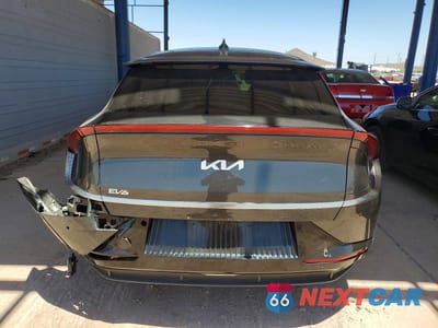 Zdjęcie 6 z 12 samochodu: 2023 KIA EV6 WIND VIN:KNDC34LA1P5607103 - miniatura