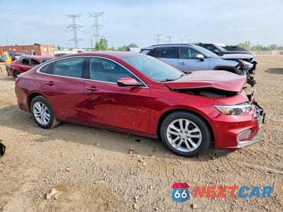 Czwarte zdjęcie samochodu z boku: 2018 CHEVROLET MALIBU LT VIN:1G1ZD5ST7JF172937 - miniatura