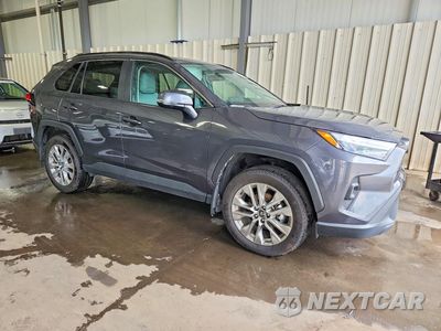 Czwarte zdjęcie samochodu z boku: 2025 TOYOTA RAV4 XLE PREMIUM VIN:2T3A1RFV7SW583691 - miniatura