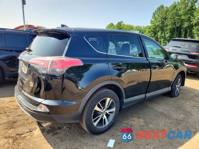 Trzecie zdjęcie samochodu z tyłu: 2018 TOYOTA RAV4 XLE VIN:2T3RFREV6JW803195 - miniatura