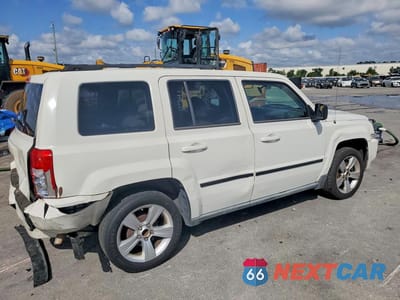 Trzecie zdjęcie samochodu z tyłu: 2010 JEEP PATRIOT SPORT VIN:1J4NT2GB2AD622040 - miniatura