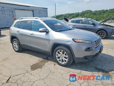Czwarte zdjęcie samochodu z boku: 2015 JEEP CHEROKEE LATITUDE VIN:1C4PJLCB1FW766657 - miniatura