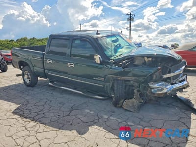 Czwarte zdjęcie samochodu z boku: 2003 CHEVROLET SILVERADO C2500 HEAVY DUTY VIN:1GCHC23163F125743 - miniatura