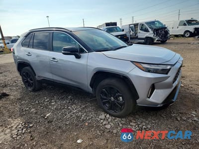 Czwarte zdjęcie samochodu z boku: 2024 TOYOTA RAV 4 VIN:2T3E6RFV1RW079053 - miniatura