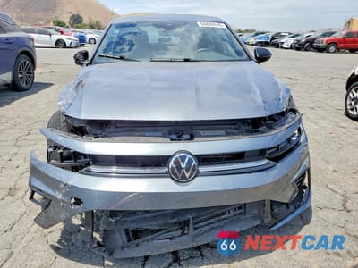 Piąte zdjęcie samochodu w środku: 2025 VOLKSWAGEN JETTA SPORT VIN:3VWBX7BU9SM074236 - miniatura