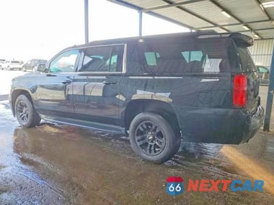 Czwarte zdjęcie samochodu z boku: 2020 CHEVROLET SUBURBAN K1500 LS VIN:1GNSKGKCXLR228372 - miniatura