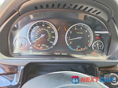 Zdjęcie 9 z 13 samochodu: 2014 BMW X5 XDRIVE35I VIN:5UXKR0C5XE0K47361 - miniatura
