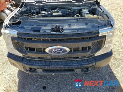 Zdjęcie 11 z 12 samochodu: 2022 FORD F350 SD 4WD 6.2L V8 STAKE BED VIN:1FD8W3H62NED17361 - miniatura