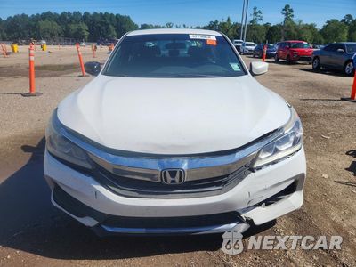 Piąte zdjęcie samochodu w środku: 2017 HONDA ACCORD SPORT VIN:1HGCR2F57HA304130 - miniatura