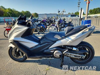 Trzecie zdjęcie samochodu z tyłu: 2023 KYMCO USA INC AK 550 VIN:RFBSAT543PB610110 - miniatura