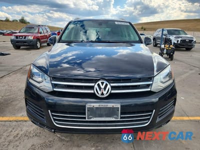 Piąte zdjęcie samochodu w środku: 2013 VOLKSWAGEN TOUAREG V6 VIN:WVGEF9BP9DD011687 - miniatura