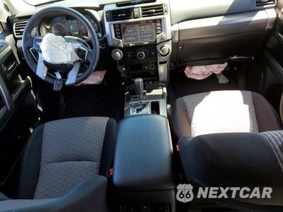 Zdjęcie 8 z 12 samochodu: 2023 TOYOTA 4RUNNER SR5 VIN:JTEEU5JR8P5300043 - miniatura