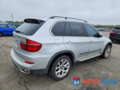 Trzecie zdjęcie samochodu z tyłu: 2013 BMW X5 XDRIVE35I VIN:5UXZV4C52D0E08742 - miniatura