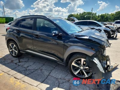 Czwarte zdjęcie samochodu z boku: 2018 HYUNDAI KONA LIMITED VIN:KM8K3CA57JU089695 - miniatura