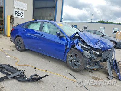 Czwarte zdjęcie samochodu z boku: 2023 HYUNDAI ELANTRA SEL VIN:5NPLM4AG7PH094590 - miniatura