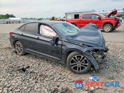 Czwarte zdjęcie samochodu z boku: 2024 VOLKSWAGEN JETTA SPORT VIN:3VWBM7BU6RM003790 - miniatura