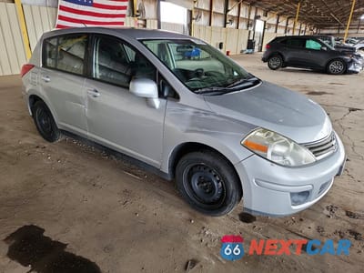 Czwarte zdjęcie samochodu z boku: 2011 NISSAN VERSA 1.8 S VIN:3N1BC1CP3BL458509 - miniatura