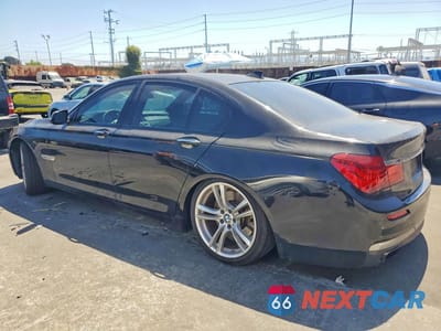 Drugie zdjęcie samochodu z przodu: 2013 BMW 750 I VIN:WBAYA8C59DC996616 - miniatura