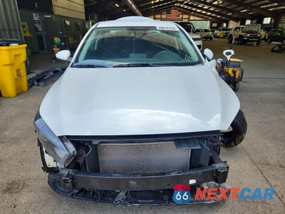 Piąte zdjęcie samochodu w środku: 2024 KIA FORTE LXS VIN:3KPF24AD0RE756462 - miniatura