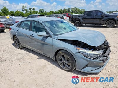 Czwarte zdjęcie samochodu z boku: 2022 HYUNDAI ELANTRA SEL VIN:KMHLS4AG6NU318422 - miniatura