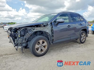 2023 TOYOTA RAV4 XLE 2T3W1RFV0PC240557 - główne zdjęcie licytacji z USA - miniatura