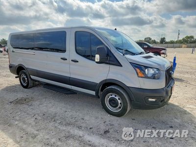 Czwarte zdjęcie samochodu z boku: 2023 FORD TRANSIT 250 DELIVERY VAN VIN:1FTBR1Y88PKA21644 - miniatura