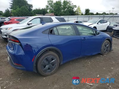 Trzecie zdjęcie samochodu z tyłu: 2025 TOYOTA PRIUS LE VIN:JTDACAAU5S3054740 - miniatura