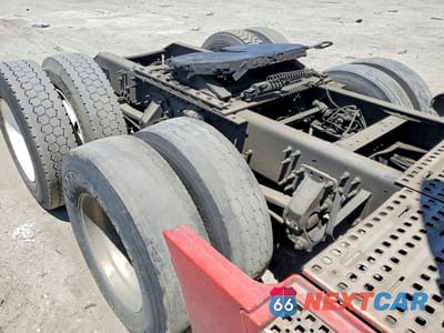 Zdjęcie 14 z 14 samochodu: 2016 VOLVO VN VNL VIN:4V4NC9EH2GN963404 - miniatura