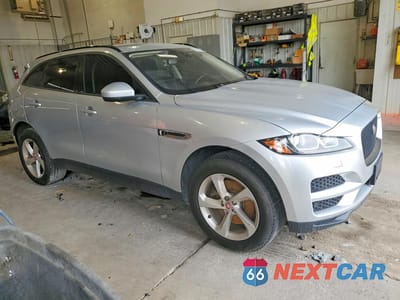 Czwarte zdjęcie samochodu z boku: 2017 JAGUAR F-PACE PREMIUM VIN:SADCJ2BV4HA085028 - miniatura