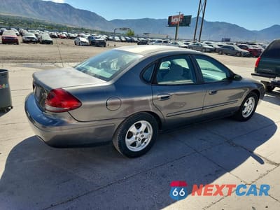 Trzecie zdjęcie samochodu z tyłu: 2005 FORD TAURUS SE VIN:1FAFP53UX5A235496 - miniatura