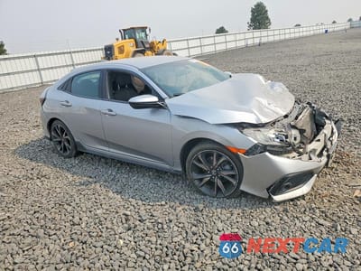 Czwarte zdjęcie samochodu z boku: 2018 HONDA CIVIC SPORT VIN:SHHFK7G47JU209520 - miniatura