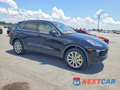 Czwarte zdjęcie samochodu z boku: 2016 PORSCHE CAYENNE SE HYBRID VIN:WP1AE2A26GLA62575 - miniatura