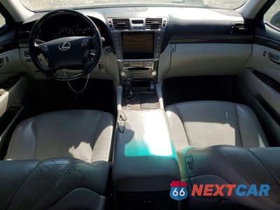 Zdjęcie 8 z 12 samochodu: 2010 LEXUS LS 460 BASE VIN:JTHBL5EF5A5096608 - miniatura