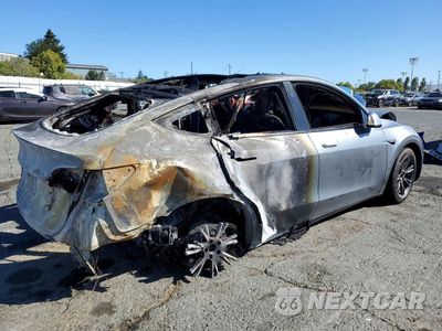 Trzecie zdjęcie samochodu z tyłu: 2024 TESLA MODEL Y VIN:7SAYGDEE4RF125868 - miniatura