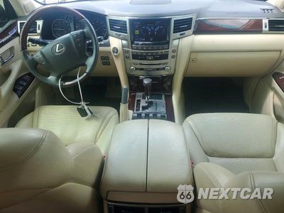 Zdjęcie 8 z 13 samochodu: 2013 LEXUS LX 570 VIN:JTJHY7AX2D4092675 - miniatura