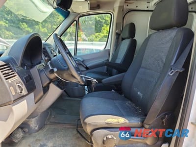 Zdjęcie 7 z 13 samochodu: 2012 MERCEDES-BENZ SPRINTER 2500 DELIVERY VAN VIN:WD3PE7CC7C5622286 - miniatura