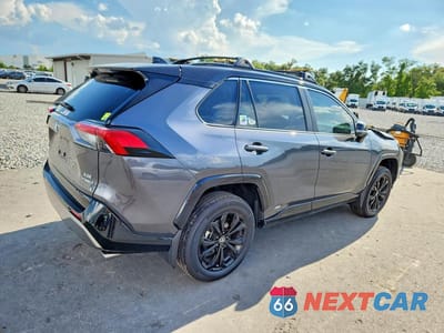 Trzecie zdjęcie samochodu z tyłu: 2024 TOYOTA RAV4 XSE VIN:4T3E6RFV9RU174525 - miniatura
