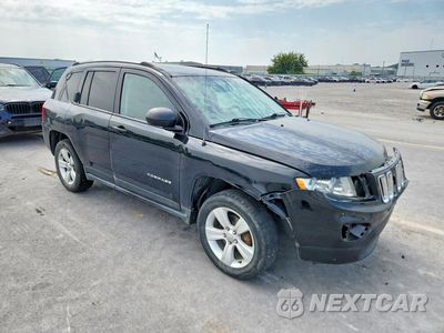 Czwarte zdjęcie samochodu z boku: 2013 JEEP COMPASS LATITUDE VIN:1C4NJDEB3DD237150 - miniatura