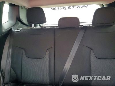 Zdjęcie 10 z 14 samochodu: 2020 JEEP RENEGADE SPORT VIN:ZACNJBAB8KPJ77100 - miniatura