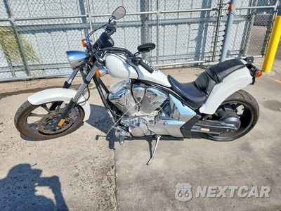 Trzecie zdjęcie samochodu z tyłu: 2011 HONDA VT1300 CX VIN:JH2SC6146BK000118 - miniatura