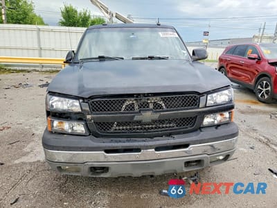 Piąte zdjęcie samochodu w środku: 2003 CHEVROLET SILVERADO K1500 VIN:1GCEK19T23Z229055 - miniatura