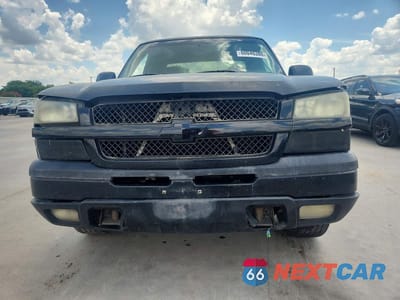 Piąte zdjęcie samochodu w środku: 2004 CHEVROLET SILVERADO C1500 VIN:2GCEC19V441282381 - miniatura